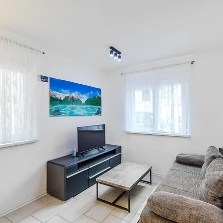 Apartma Hosnar, Apartma Time Out