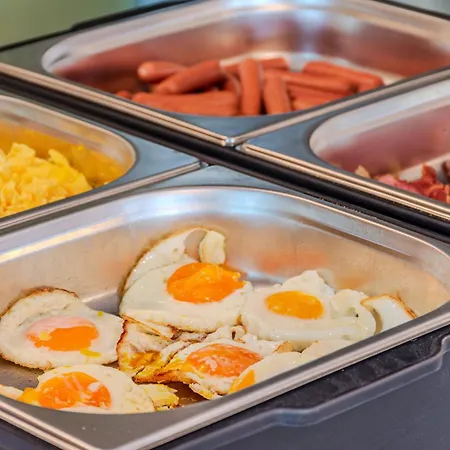 Hosnar, Apartma Time Out