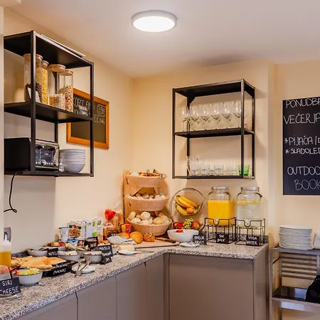 Apartament Hosnar, Apartma Time Out