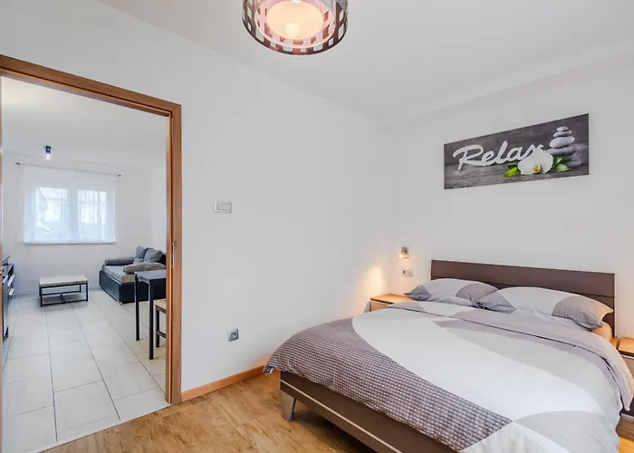 Hosnar, Apartma Time Out דירה בובק