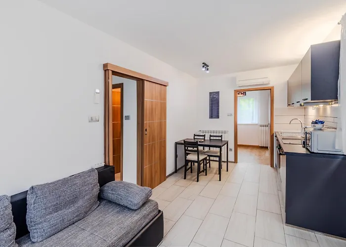 Hosnar, Apartma Time Out דירה בובק